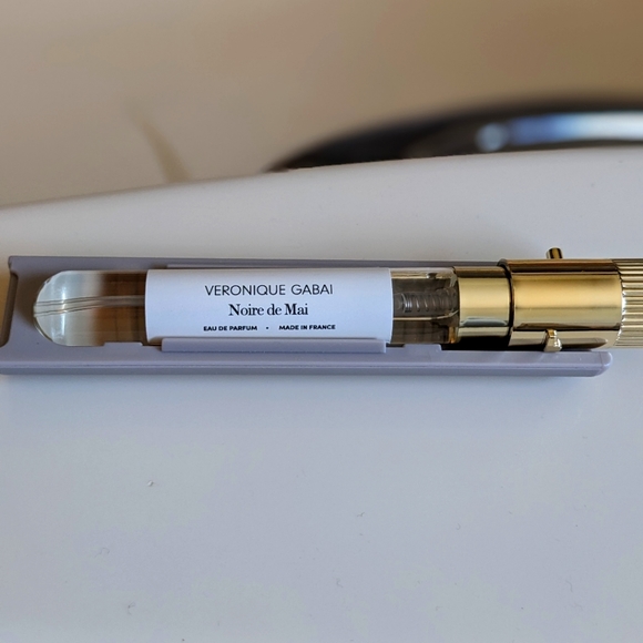 Veronique Gabai Noir de Mai - Picture 1 of 1